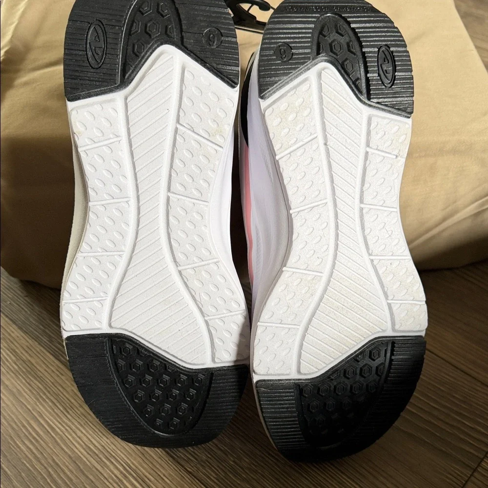 Athletic Works White and Pink Women's Sneakers